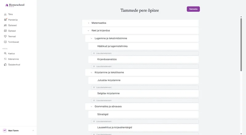 Õpitee puuvaate redaktor: Matemaatika, Keel ja kirjandus koos Lugemise, Kirjutamise ja Grammatikaga selle all, Loodusteadus ning Ajalugu ja geograafia laiendatud Maailma ajalooks – ehitatud nii sügavale, kui pere vajab, ilma klasside tasemeteta.