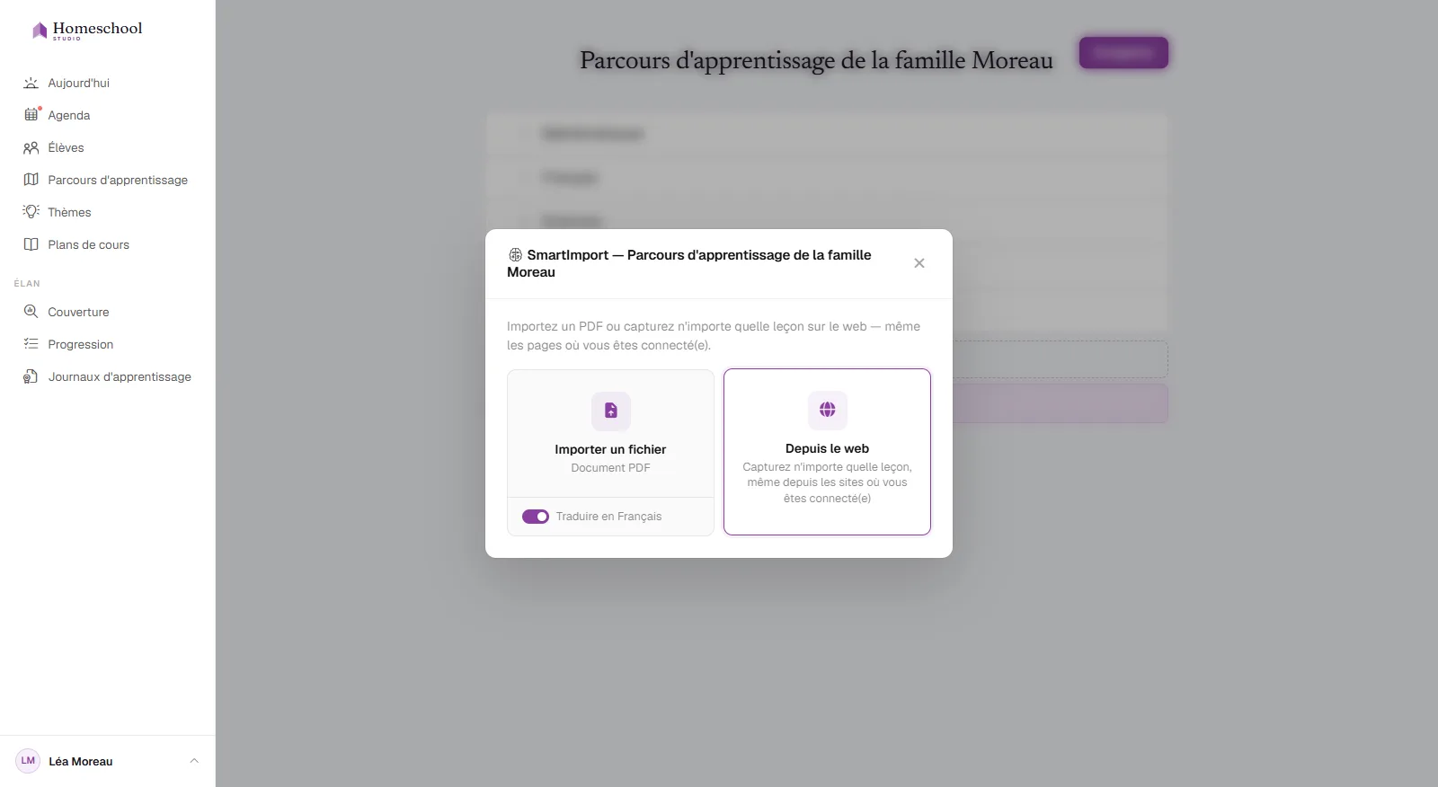 La boîte de dialogue SmartImporter : déposez un PDF, un fichier Word ou un tableur – ou capturez un cours depuis le web – avec un bouton de traduction, et la structure du programme est construite pour vous.